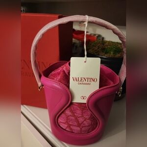 Valentino Garavani Fuchsia bucket Bag